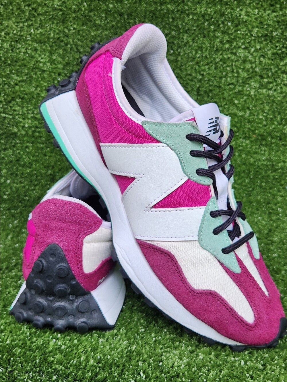 New Balance 327 Womens Orchid Athletic-Lifestyle Comfort Sneakers Shoes Size 9.5